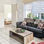 3 Bedroom Stunning In Prázdninový dům Dirkshorn